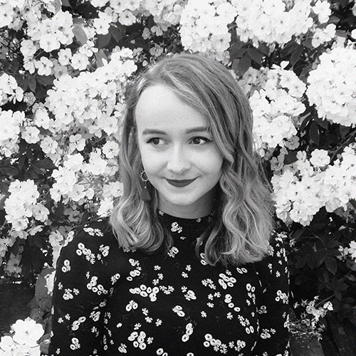 Efa Lois portrait photo